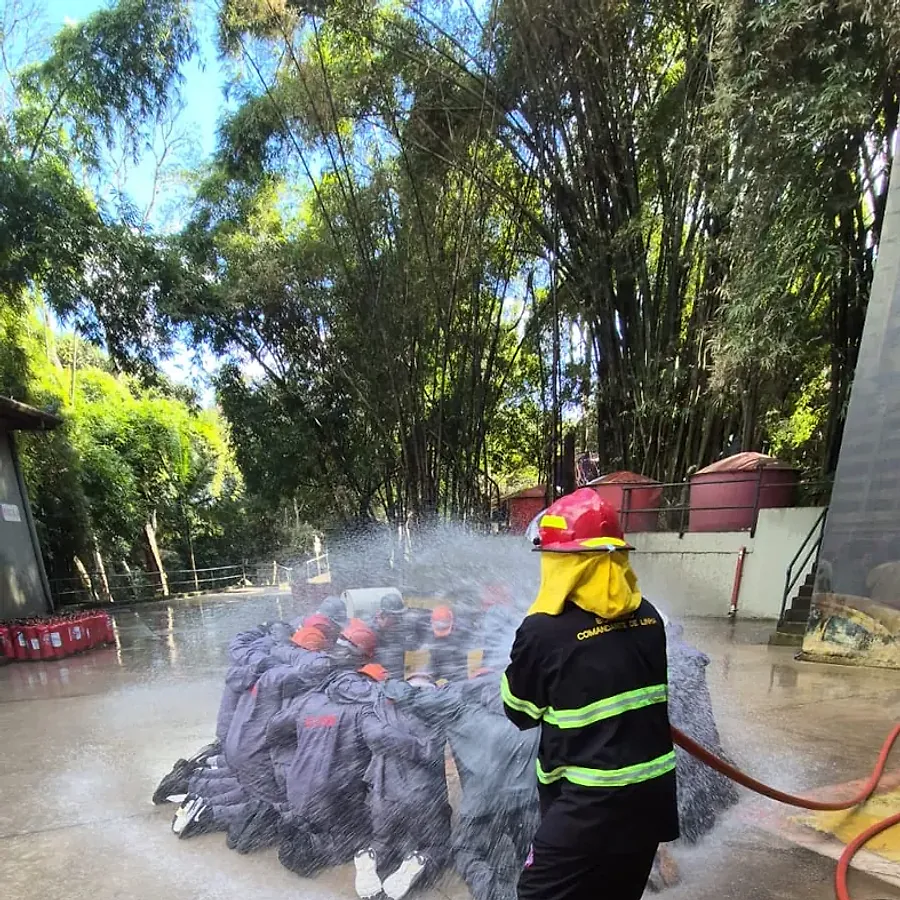 Treinamento de manuseio de mangueira e esguicho